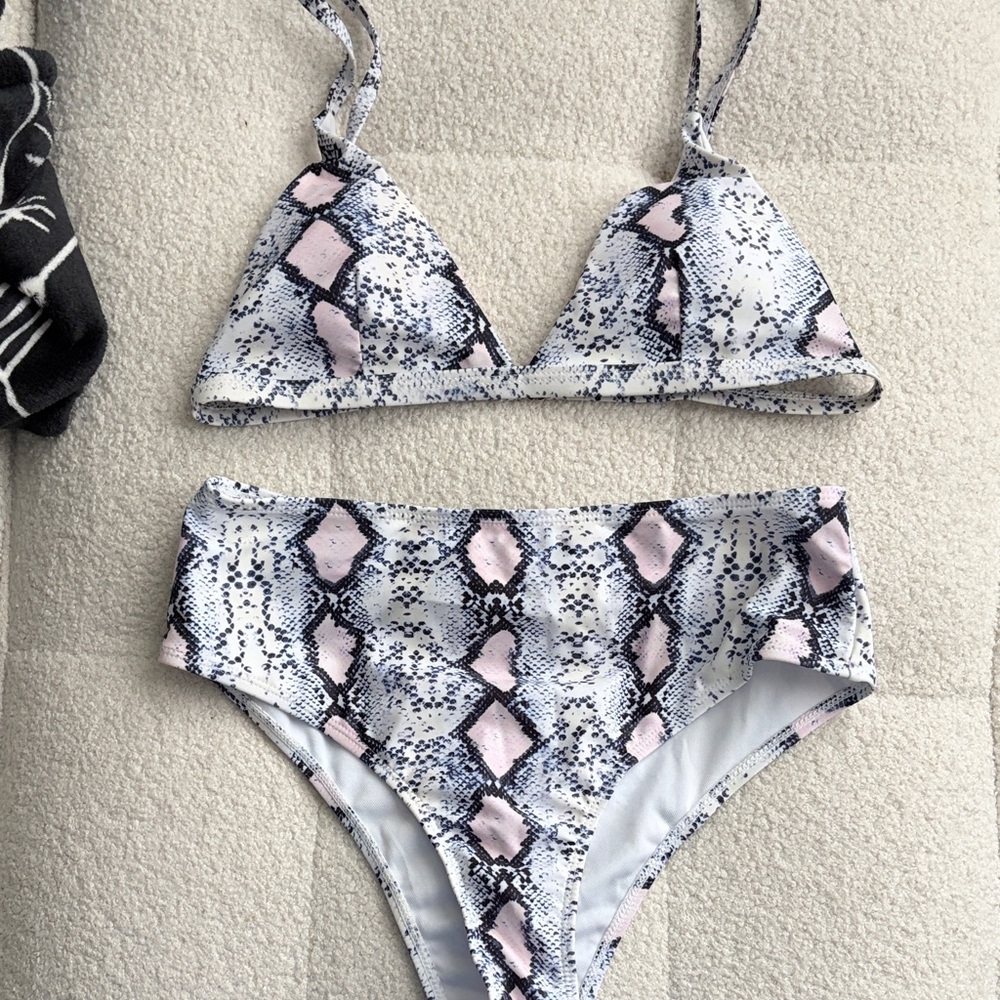 Women's snakeskin bikini